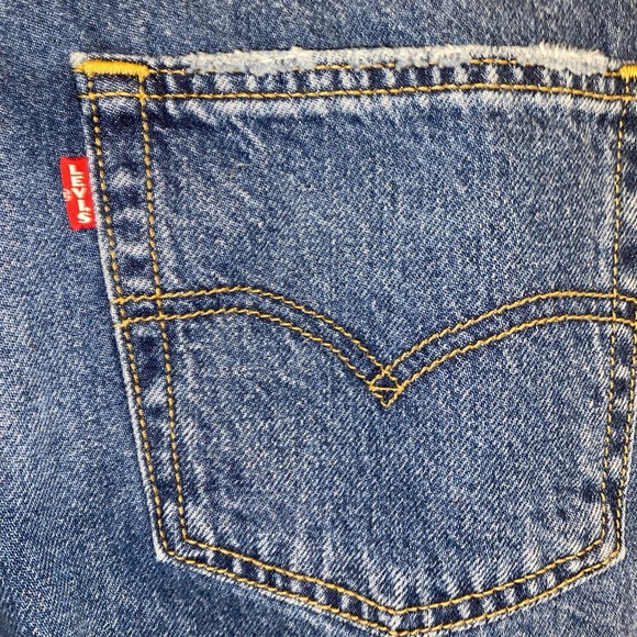Levi’s premium denim 80s mom jeans . Size 32 - Picture 5 of 7